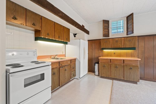 401 Somerset Street, North Vancouver, BC - Indoor Photo Showing Kitchen