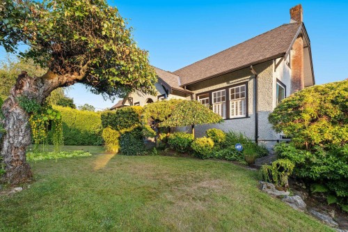401 Somerset Street, North Vancouver, BC - Outdoor
