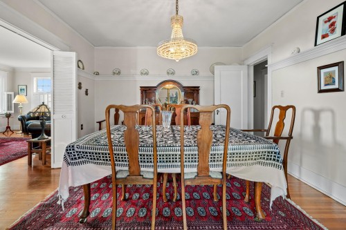 401 Somerset Street, North Vancouver, BC - Indoor Photo Showing Dining Room