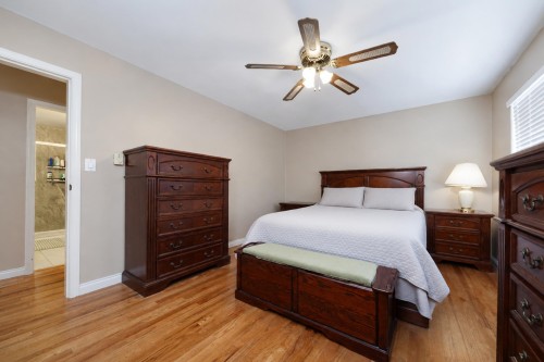 772 Appleyard Court, Port Moody, BC - Indoor Photo Showing Bedroom