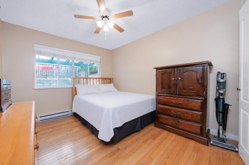 772 Appleyard Court, Port Moody, BC - Indoor Photo Showing Bedroom