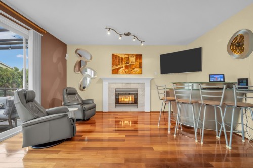 707 Omineca Avenue, Port Coquitlam, BC - Indoor Photo Showing Living Room With Fireplace