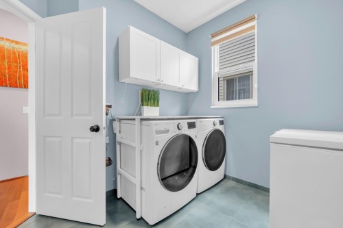 707 Omineca Avenue, Port Coquitlam, BC - Indoor Photo Showing Laundry Room