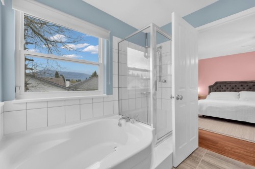 707 Omineca Avenue, Port Coquitlam, BC - Indoor Photo Showing Bathroom