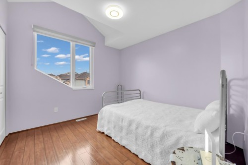 707 Omineca Avenue, Port Coquitlam, BC - Indoor Photo Showing Bedroom