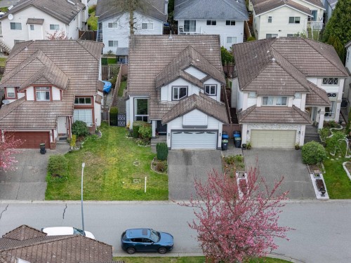 707 Omineca Avenue, Port Coquitlam, BC - Outdoor With Facade