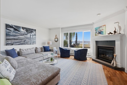 46 St. Patricks Avenue, North Vancouver, BC - Indoor Photo Showing Living Room With Fireplace
