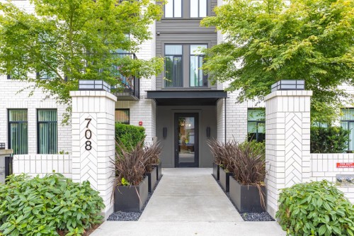 209-708 Edgar Avenue  Coquitlam, BC V3K 0H3