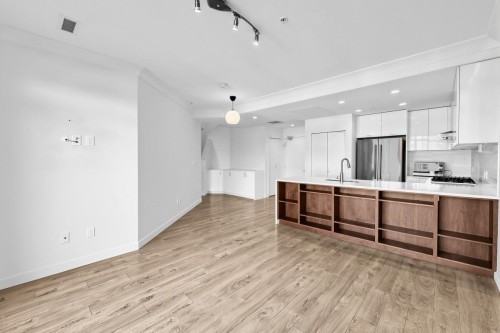 Ph8-3581 Ross Drive, Vancouver, BC - Indoor Photo Showing Kitchen With Upgraded Kitchen
