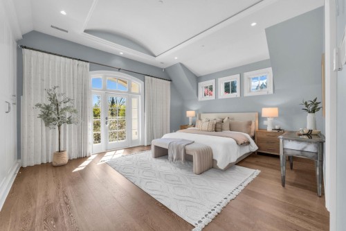4348 Erwin Drive, West Vancouver, BC - Indoor Photo Showing Bedroom