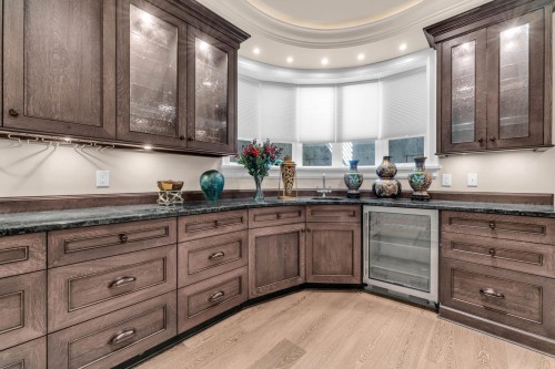 4348 Erwin Drive, West Vancouver, BC - Indoor Photo Showing Kitchen