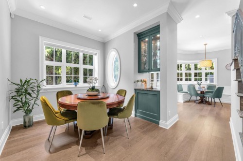 4348 Erwin Drive, West Vancouver, BC - Indoor Photo Showing Dining Room