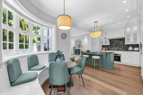 4348 Erwin Drive, West Vancouver, BC - Indoor