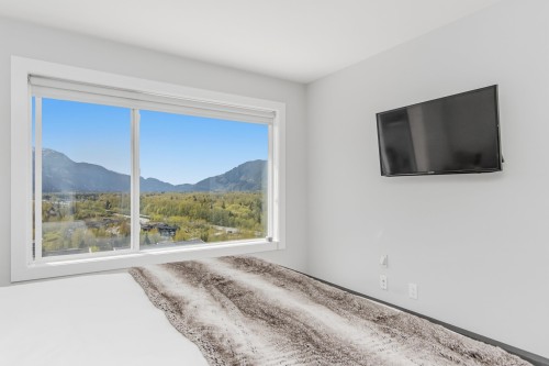 5-41365 Skyridge Place, Squamish, BC - Indoor Photo Showing Bedroom