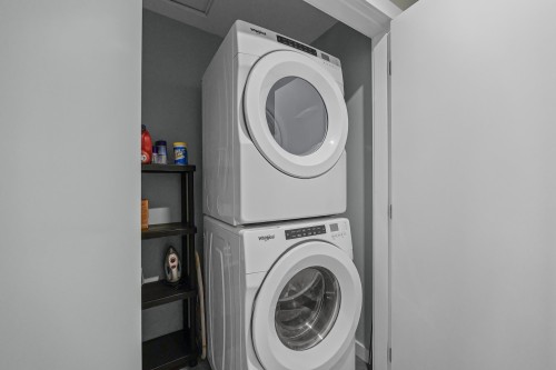 5-41365 Skyridge Place, Squamish, BC - Indoor Photo Showing Laundry Room