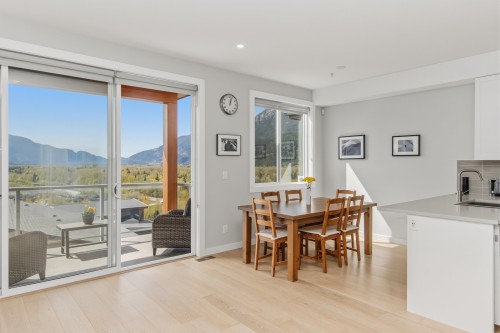 5-41365 Skyridge Place, Squamish, BC - Indoor Photo Showing Dining Room
