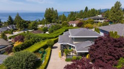 4827 Bluegrouse Drive Sechelt, BC V7Z 0E9