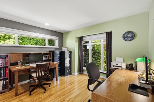 4827 Bluegrouse Drive, Sechelt, BC - Indoor Photo Showing Office
