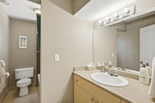 4827 Bluegrouse Drive, Sechelt, BC - Indoor Photo Showing Bathroom