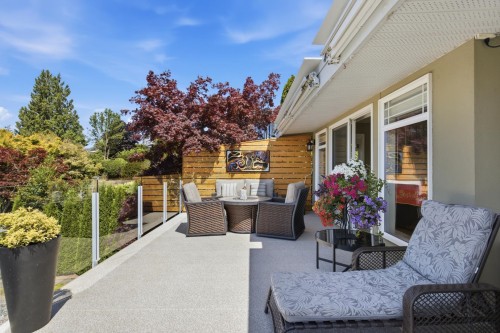 4827 Bluegrouse Drive, Sechelt, BC - Outdoor With Deck Patio Veranda