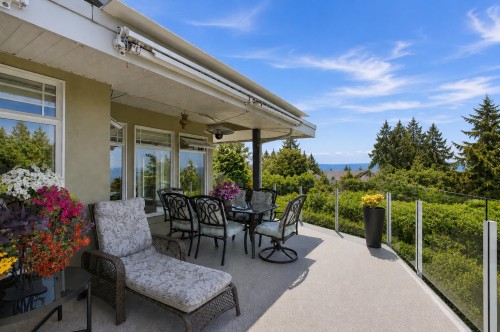 4827 Bluegrouse Drive, Sechelt, BC - Outdoor With Deck Patio Veranda