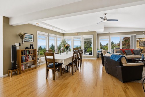 4827 Bluegrouse Drive, Sechelt, BC - Indoor