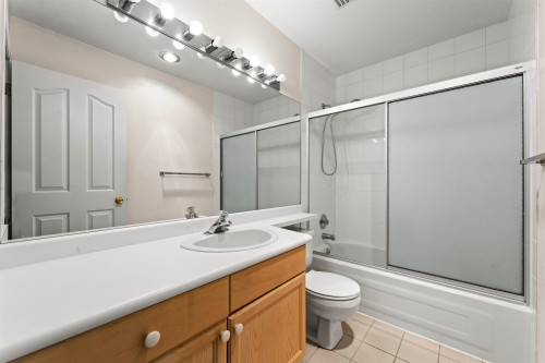 5-2600 Beaverbrook Crescent, Burnaby, BC - Indoor Photo Showing Bathroom