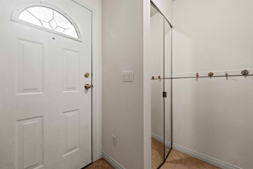 5-2600 Beaverbrook Crescent, Burnaby, BC - Indoor Photo Showing Other Room