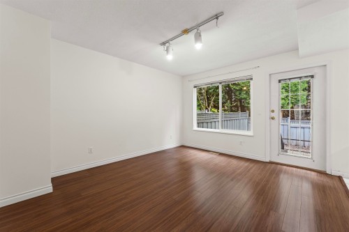 5-2600 Beaverbrook Crescent, Burnaby, BC - Indoor Photo Showing Other Room