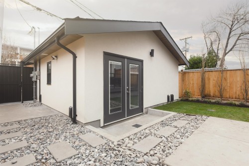 2-735 10Th Avenue E, Vancouver, BC - Outdoor With Exterior