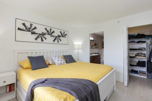 511-2951 Silver Springs Boulevard, Coquitlam, BC - Indoor Photo Showing Bedroom
