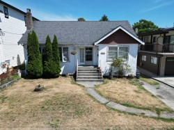 6678 Walker Avenue Burnaby, BC V5E 3B9