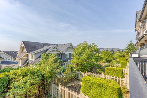 187-3105 Dayanee Springs Boulevard, Coquitlam, BC - Outdoor