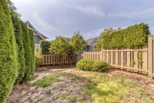 187-3105 Dayanee Springs Boulevard, Coquitlam, BC - Outdoor