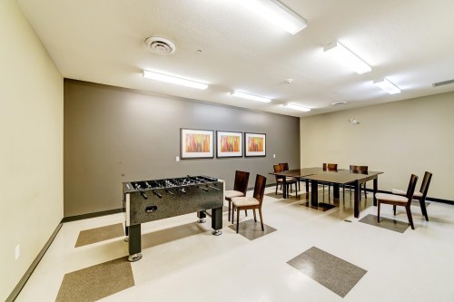 187-3105 Dayanee Springs Boulevard, Coquitlam, BC - Indoor