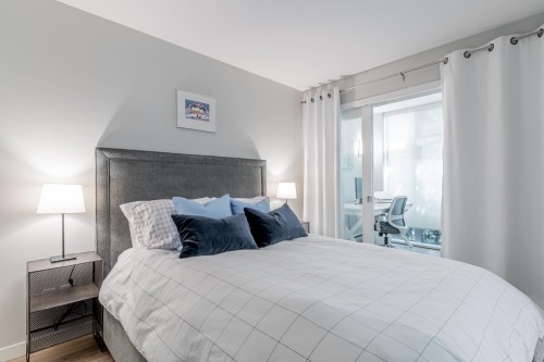1227 Richards Street, Vancouver, BC - Indoor Photo Showing Bedroom
