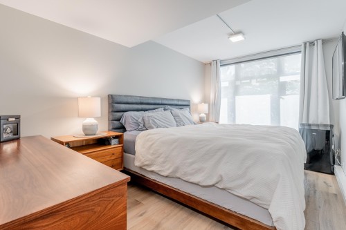 1227 Richards Street, Vancouver, BC - Indoor Photo Showing Bedroom