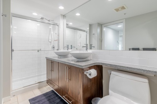 1227 Richards Street, Vancouver, BC - Indoor Photo Showing Bathroom