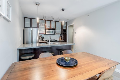 1227 Richards Street, Vancouver, BC - Indoor