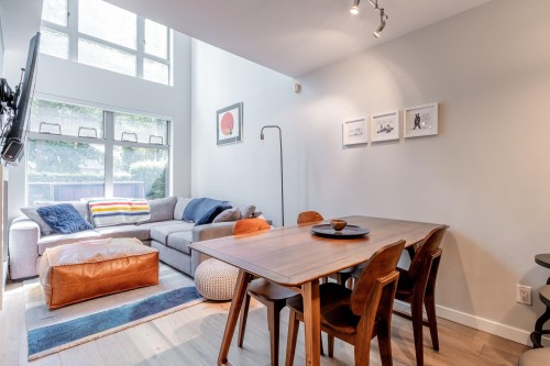 1227 Richards Street, Vancouver, BC - Indoor
