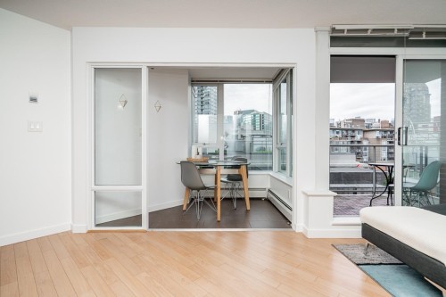 806-58 Keefer Place, Vancouver, BC - Indoor