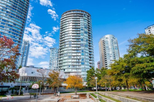 806-58 Keefer Place, Vancouver, BC - Outdoor With Facade