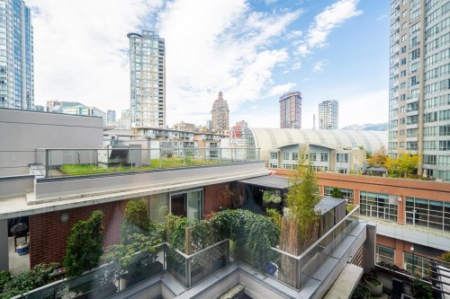 806-58 Keefer Place, Vancouver, BC - Outdoor