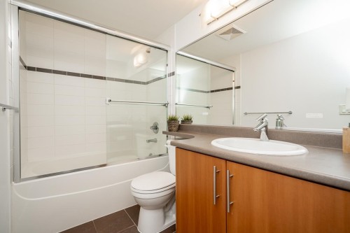 806-58 Keefer Place, Vancouver, BC - Indoor Photo Showing Bathroom