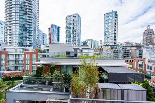 806-58 Keefer Place, Vancouver, BC - Outdoor With Facade