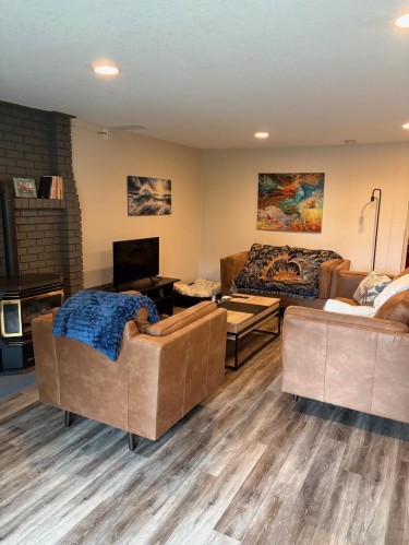 5350 Benner Road, Sechelt, BC - Indoor