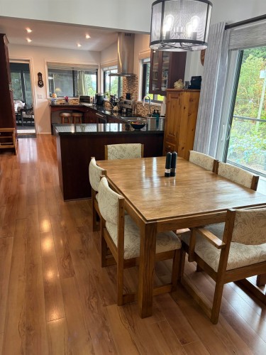 5350 Benner Road, Sechelt, BC - Indoor Photo Showing Dining Room