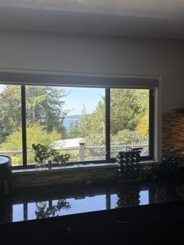 5350 Benner Road, Sechelt, BC - Indoor Photo Showing Other Room