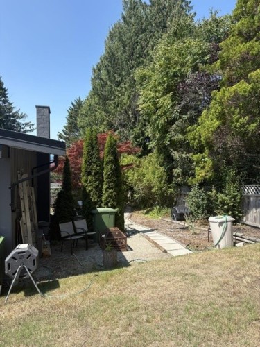 5350 Benner Road, Sechelt, BC - Outdoor