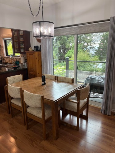 5350 Benner Road, Sechelt, BC - Indoor Photo Showing Dining Room
